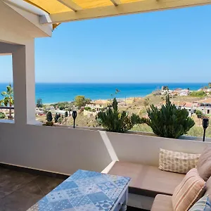 https://la-casita-en-benajarafe.es-andalucia.com
